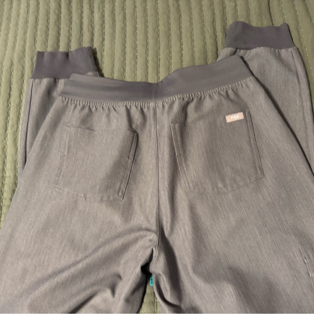 Figs Graphite Scrub Set (Will Split If Neded) - image 4